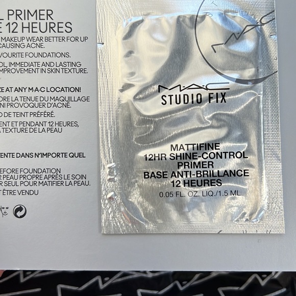 MAC FIX STUDIO AND FIX MATTIFINE PRIMER SAMPLES - Picture 7 of 8